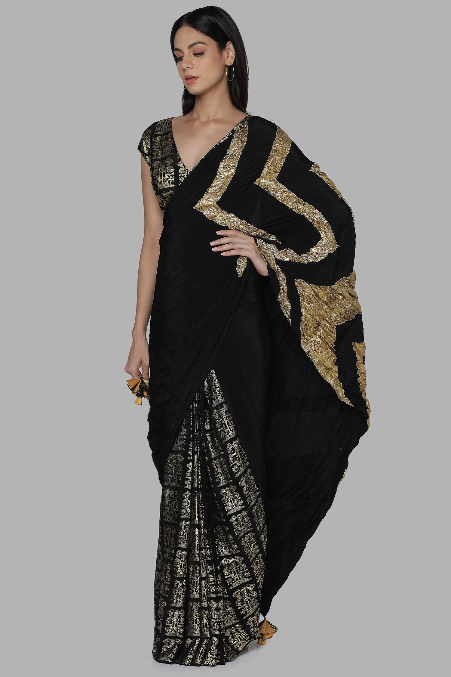Black Crinkle Gota Palla Sari With Bunch Of Birds Pre Pleats Pleats And Blouse Piece