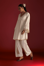 Load image into Gallery viewer, Ivory &#39;Paan-Patti&#39; Salwar Set - The Grand Trunk