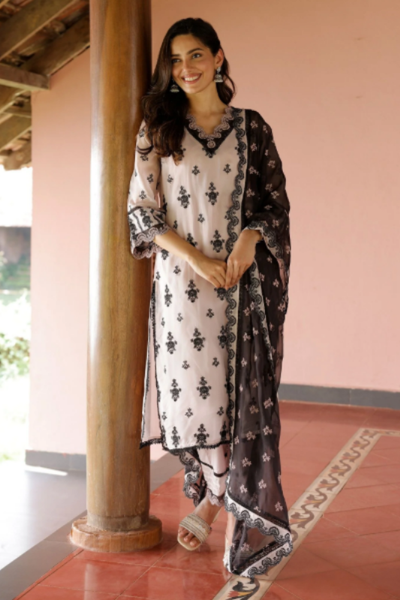 Mulmul Organza Nain Dusty Pink Kurta With Mulmul Cotton Nain Dusty Pink Pant - The Grand Trunk