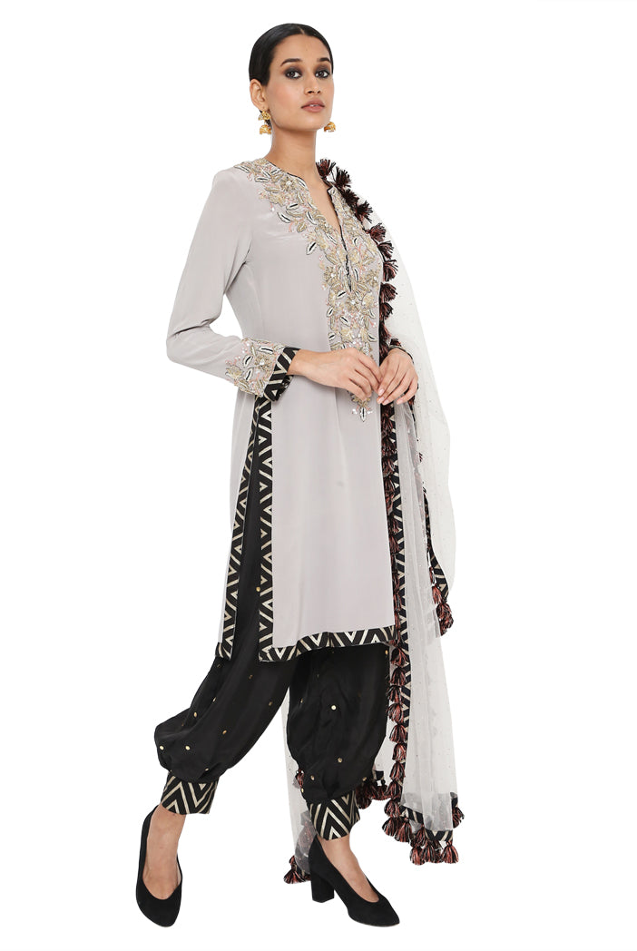Payal Singhal Embroidered Kurta With Black Colour Jogger Salwar And Grey Colour Dupatta