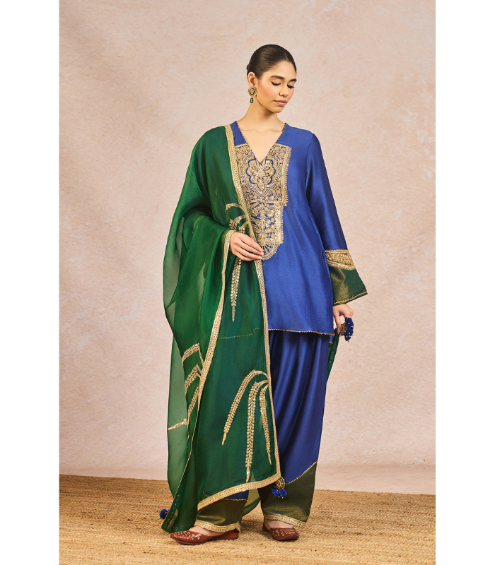 'Dil Jaanta Hai' Set