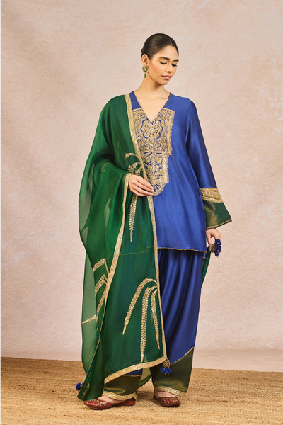 'Dil Jaanta Hai' Set - The Grand Trunk