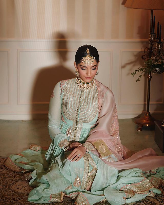 Sonam Kapoor In Anamika Khanna Sharara