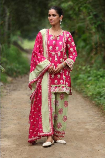 Mulmul Cotton Alagi Fuschia Kurta With Mulmul Cotton Alagi Green Salwar - The Grand Trunk