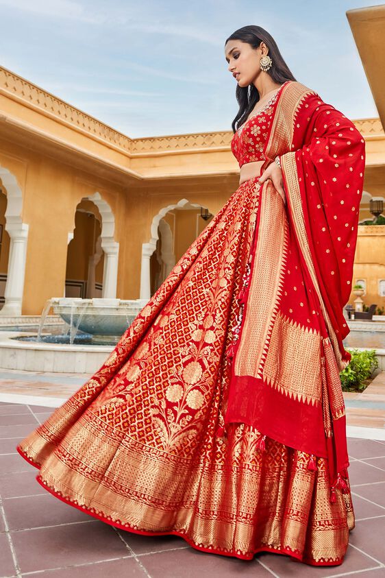 Valimai Lehenga Set - Red - The Grand Trunk