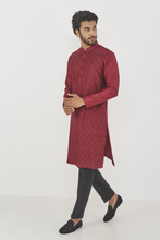 Load image into Gallery viewer, Gulzar Kurta- Maroon - The Grand Trunk