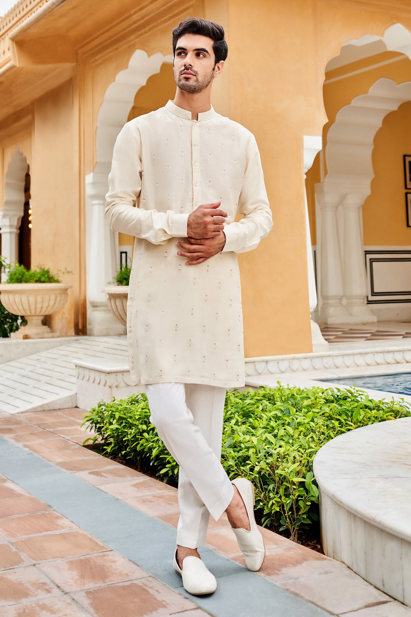 Aabhav Kurta - Off White - The Grand Trunk