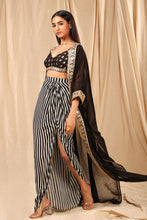 Load image into Gallery viewer, Black &amp; White Wallflower Cape Set - The Grand Trunk