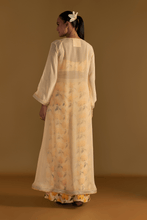 Load image into Gallery viewer, Vanilla Mist Cape Set - The Grand Trunk