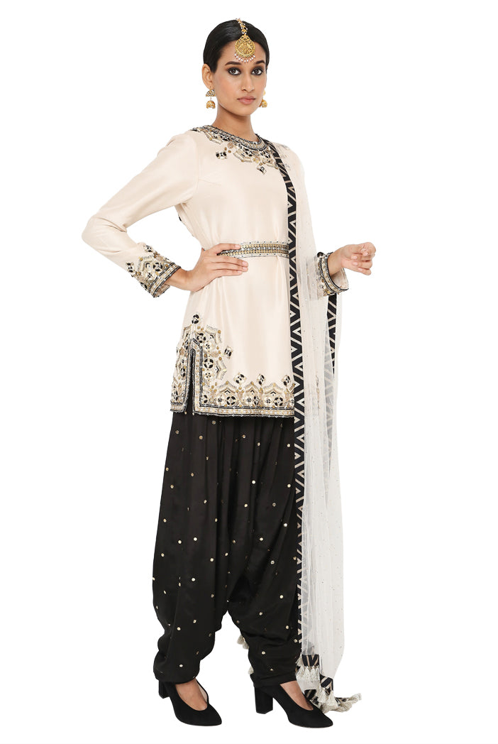 Payal Singhal Embroidered Kurta With Salwar and  Dupatta With Belt - The Grand Trunk