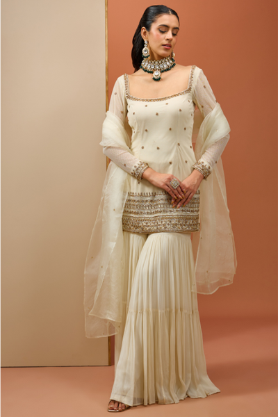 Esha Koul Off White Kurta set