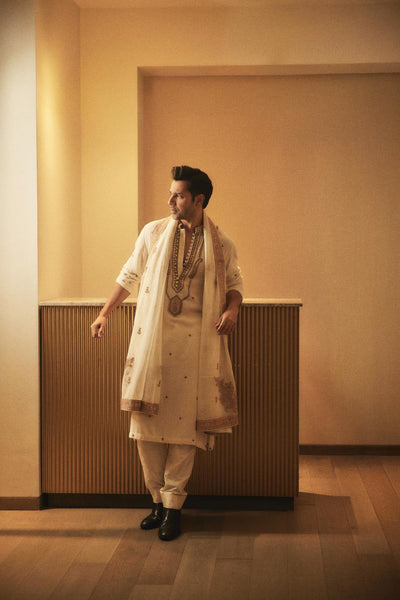 Embroidered Kurta and a stole set - The Grand Trunk