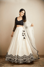Load image into Gallery viewer, Black And White Raw Silk Border Lehenga Set - The Grand Trunk