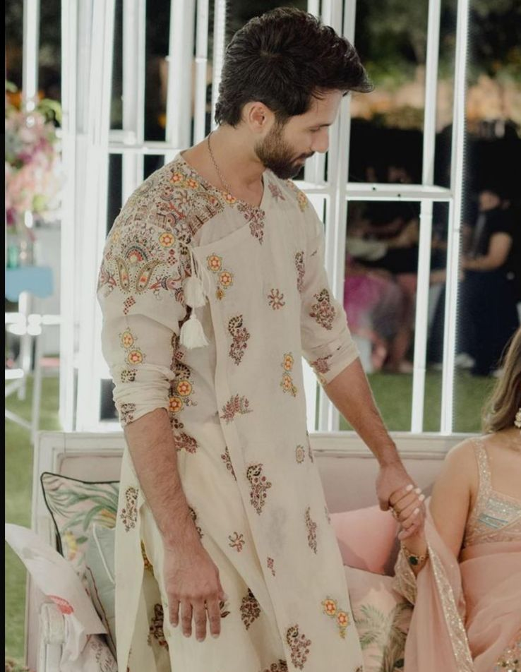 Shahid Kapoor In Anamika Khanna Kurta Set - The Grand Trunk