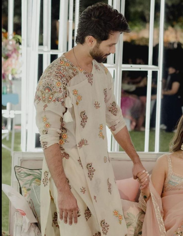 Shahid deals kapoor kurta