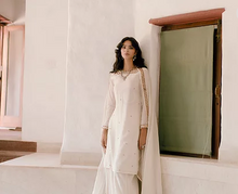 Load image into Gallery viewer, Astha Narang White Straight Fit Kurta - The Grand Trunk
